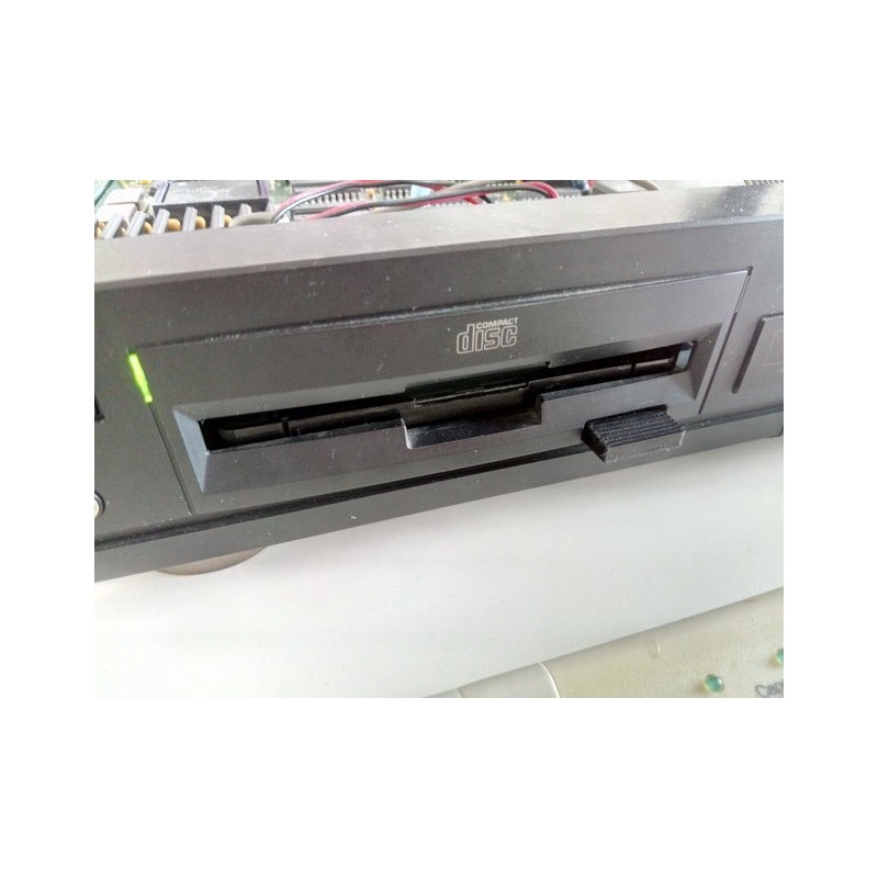 Przycisk wyjmowania Amiga CDTV